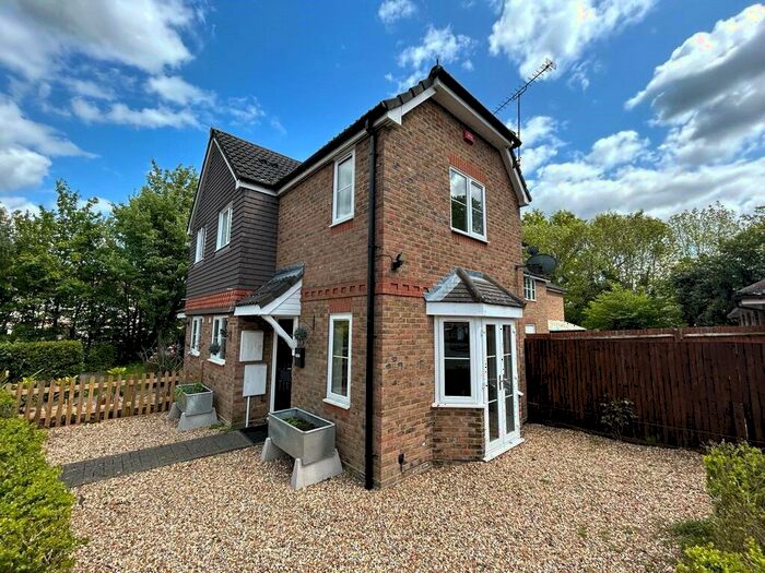 1 Bedroom Semi-Detached House To Rent In Hitherhooks Hill, Binfield, Bracknell, Berkshire, RG42