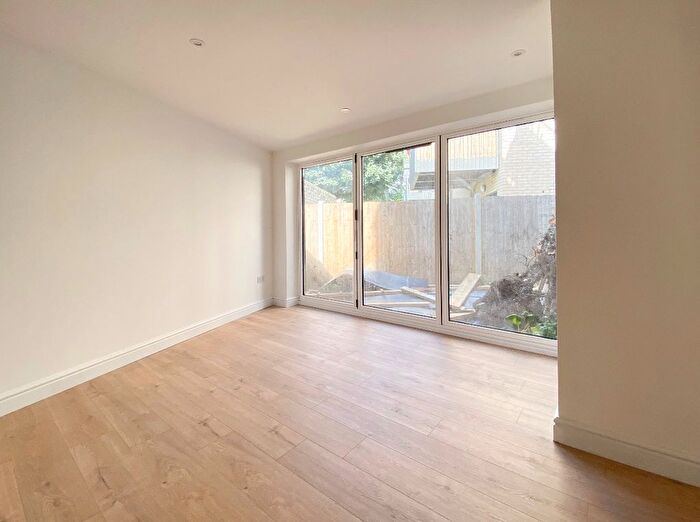3 Bedroom Flat To Rent In Cave Road, London, E13
