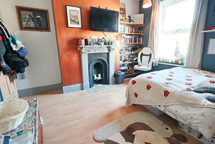 3 Bedroom Terraced House For Sale In Queens Road, Lowestoft, NR32