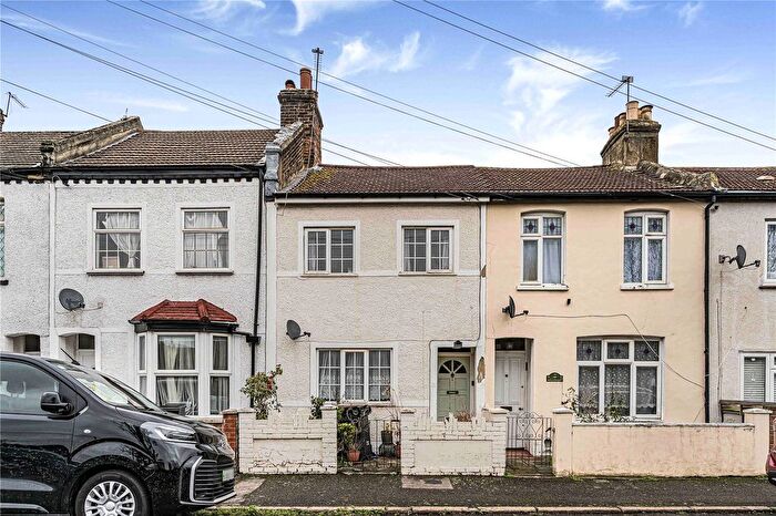 2 Bedroom Terraced House For Sale In Elm Road, Thornton Heath, CR7