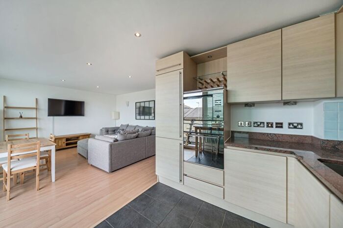2 Bedroom Flat To Rent In Cinnabar Wharf East, Wapping High Street, London, E1W