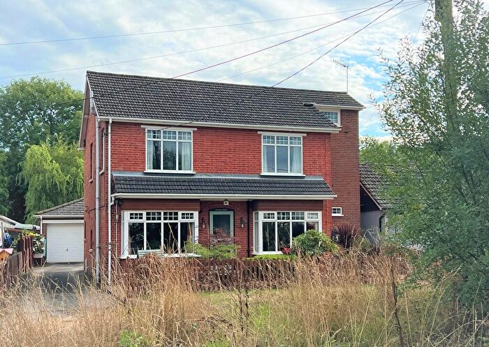 4 Bedroom Detached House For Sale In Mid Holmwood, Dorking, RH5