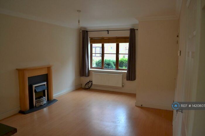 3 Bedroom Terraced House To Rent In Perivale, Monkston Park, Milton Keynes, MK10