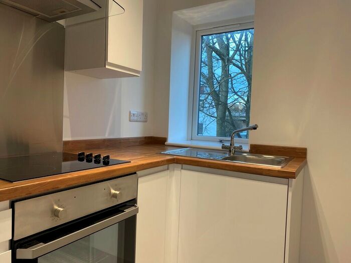 1 Bedroom Apartment To Rent In West Parade, HX1