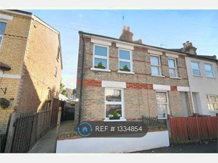 2 Bedroom End Of Terrace House To Rent In Fawcett Road, Croydon, CR0