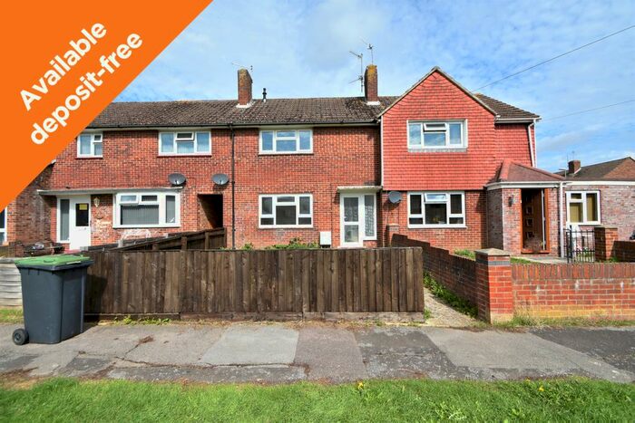 2 Bedroom Terraced House To Rent In Bondfields Crescent, Havant, PO9