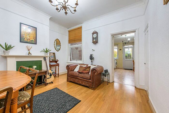 3 Bedroom Terraced House For Sale In Long Lane, North Finchley, London, N3