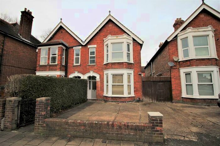 1 Bedroom Flat To Rent In Goldington Road, MK40