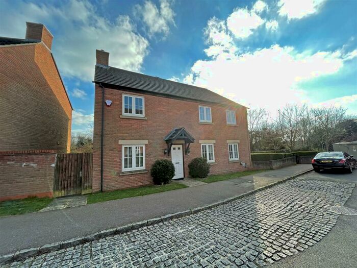 4 Bedroom Semi-Detached House To Rent In Colindale Street, Monkston Park, Milton Keynes, MK10