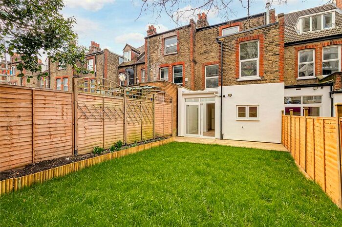 2 Bedroom Flat To Rent In Emanuel Avenue, London, W3