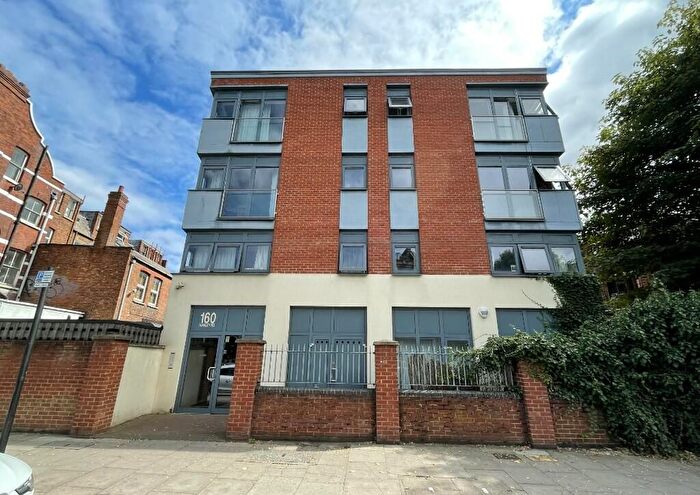 1 Bedroom Flat To Rent In Hanley Road, London, N4