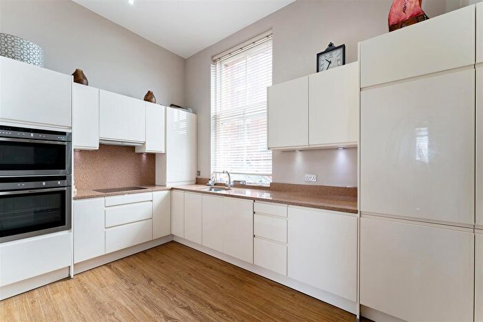 2 Bedroom Flat For Sale In Tavistock House, Woodford Green, IG8