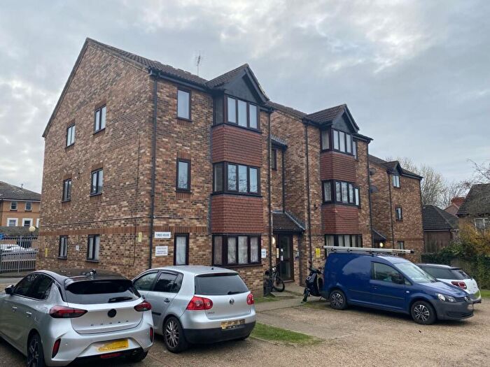 1 Bedroom Flat For Sale In Flat Tiree House, Franklin Avenue, Slough, Berkshire, SL2