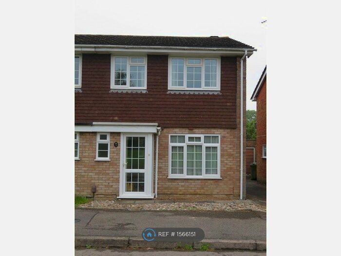 4 Bedroom Semi-Detached House To Rent In Southway, Guildford, GU2