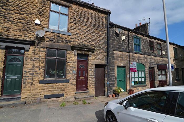 2 Bedroom Terraced House To Rent In Harrogate Road, Apperley Bridge, Bradford, BD10