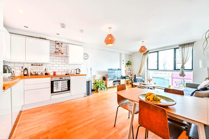 2 Bedroom Flat To Rent In Stoke Newington High Street, Stoke Newington, London, N16