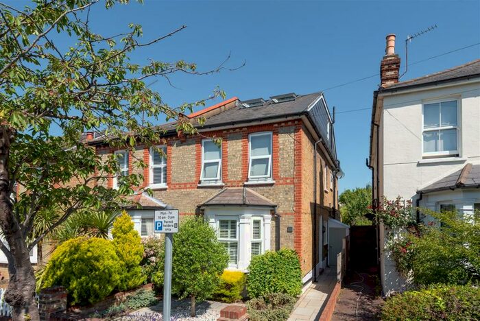 5 Bedroom Semi-Detached House To Rent In Wyndham Road, Kingston Upon Thames, KT2