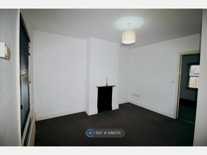 1 Bedroom Flat To Rent In Huish, Yeovil BA20