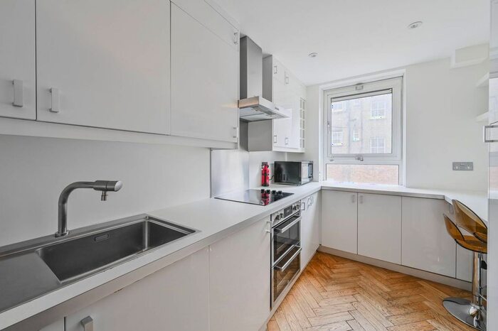 3 Bedroom Flat To Rent In Babington House, Bloomsbury, London, WC1N