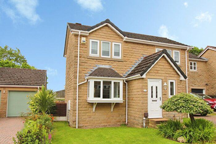 3 Bedroom Detached House For Sale In Manor Park, Dewsbury, WF12