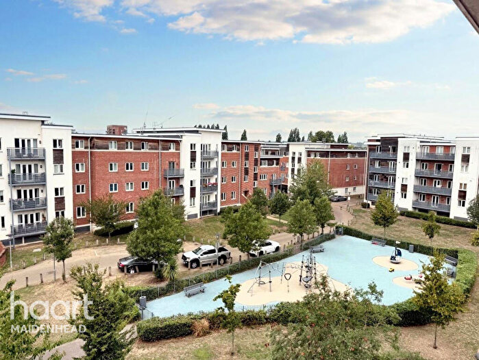 3 Bedroom Flat For Sale In Kingsquarter, Maidenhead, SL6