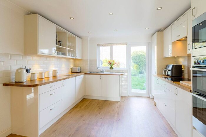 4 Bedroom Detached House For Sale In Lagonda Close, Newport Pagnell, MK16