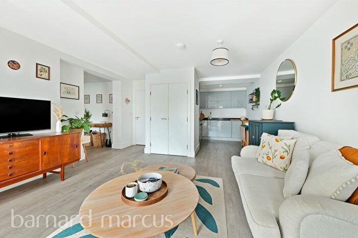 2 Bedroom Flat For Sale In Mill Green Road, Mitcham, CR4