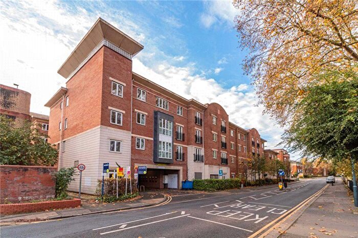 2 Bedroom Flat For Sale In Grenfell Road, Maidenhead, Berkshire, SL6