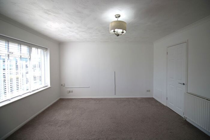 2 Bedroom Flat To Rent In St. Mildreds Avenue, Broadstairs, CT10