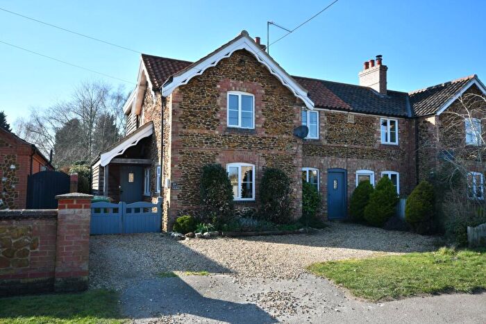 4 Bedroom Semi-Detached House For Sale In Chapel Road, Pott Row, King's Lynn, PE32