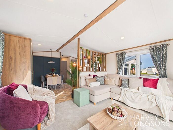 2 Bedroom Park Home For Sale In Arbor Lane, Pakefield, NR33