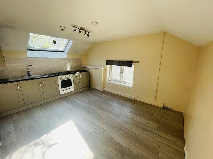 Studio To Rent In Haverfordwest, SA61