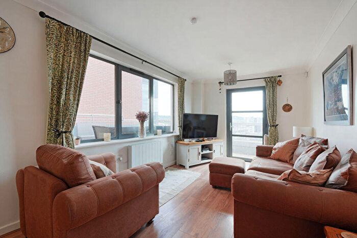 2 Bedroom Apartment For Sale In West Point, West Street, Sheffield, S1