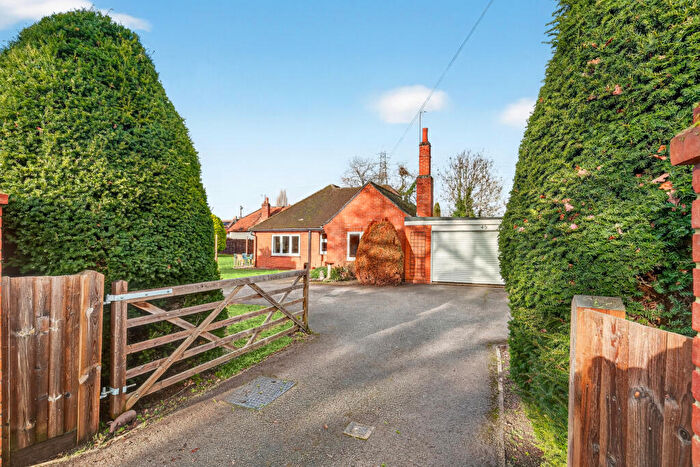 3 Bedroom Bungalow For Sale In Eastheath Avenue, Wokingham, RG41