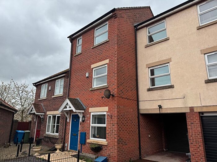 3 Bedroom Town House To Rent In Gala Way, Retford, DN22