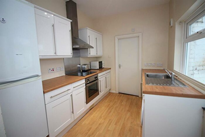 3 Bedroom Flat To Rent In Shortridge Terrace, Jesmond, Newcastle Upon Tyne, NE2