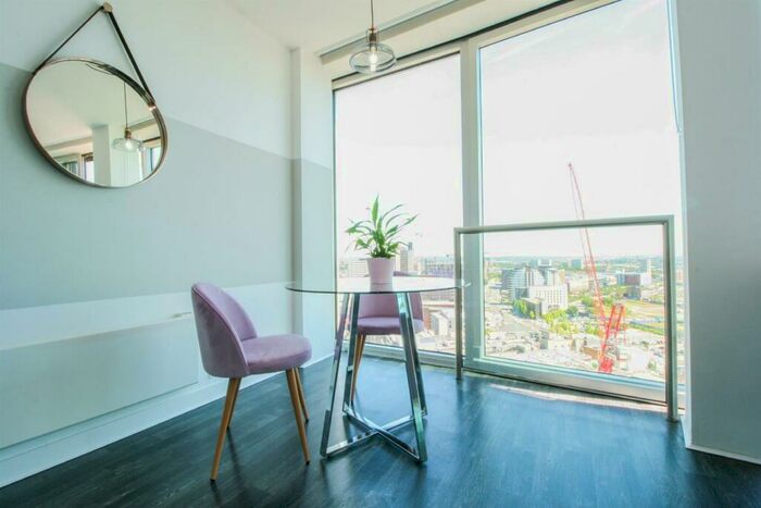 Studio To Rent In Rotunda, New Street, B2