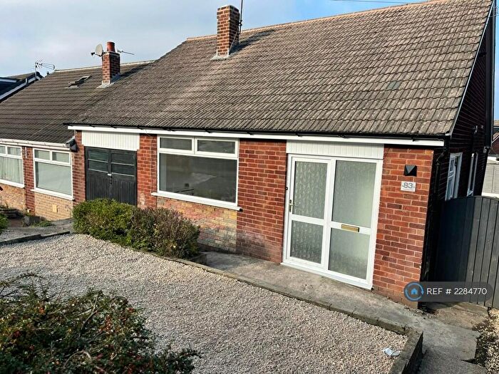 3 Bedroom Semi-Detached House To Rent In Foxholes Road, Hyde, SK14