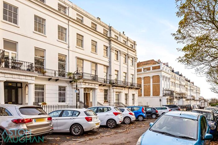 2 Bedroom Apartment To Rent In Sussex Mansions, - Sussex Square, Brighton, East Sussex, BN2