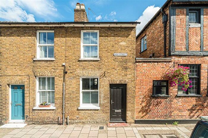 1 Bedroom House For Sale In High Street, Teddington, KT1