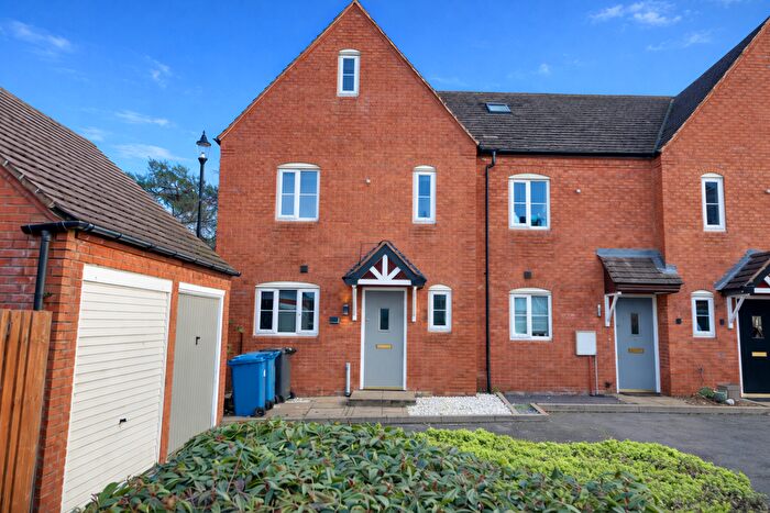 4 Bedroom Semi Detached House To Rent In Lime Way, Streethay, Lichfield, WS13