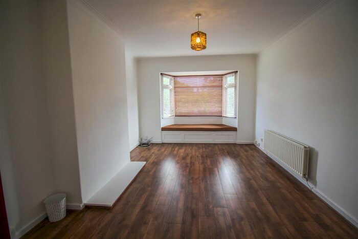 2 Bedroom Flat To Rent In Benton Road, High Heaton, Newcastle Upon Tyne, NE7
