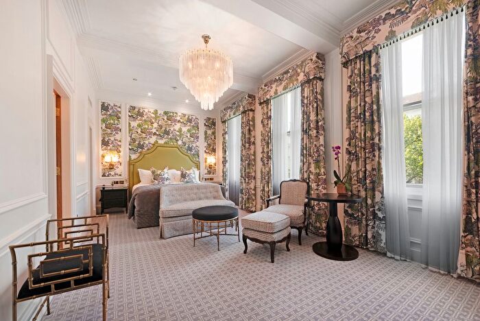 Studio To Rent In Queen's Gate, London, SW7