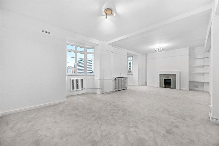 3 Bedroom Flat For Sale In Hammersmith Road, London, W6