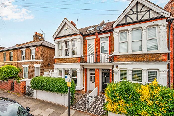 5 Bedroom Semi-Detached House To Rent In Mill Hill Road, Acton, W3