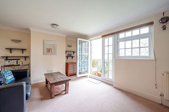 2 Bedroom Flat To Rent In Southfields Court, Southfields, London, SW19
