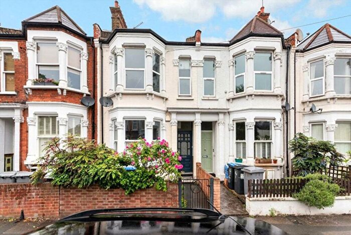 2 Bedroom Flat To Rent In Buchanan Gardens, Kensal Rise, NW10