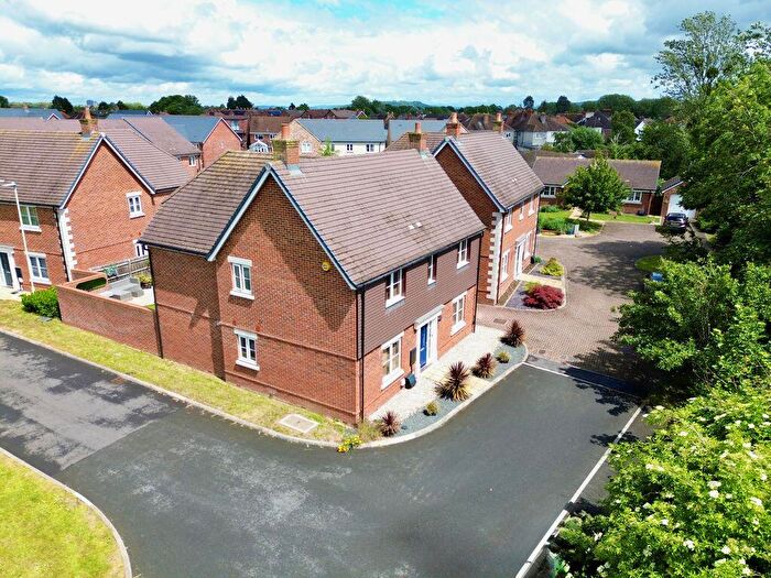 4 Bedroom Detached House For Sale In Neven Place, Gloucester, GL1