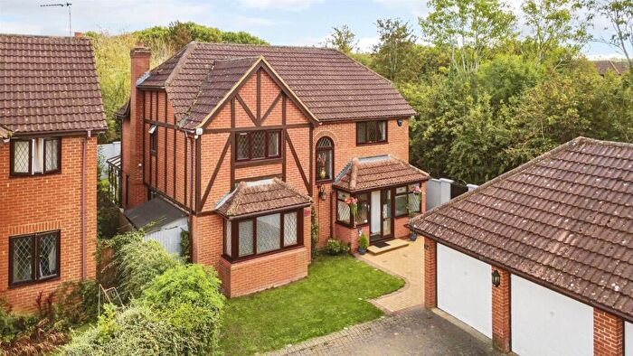 6 Bedroom Detached House For Sale In Harlequin Place, Shenley Brook End, Milton Keynes, MK5