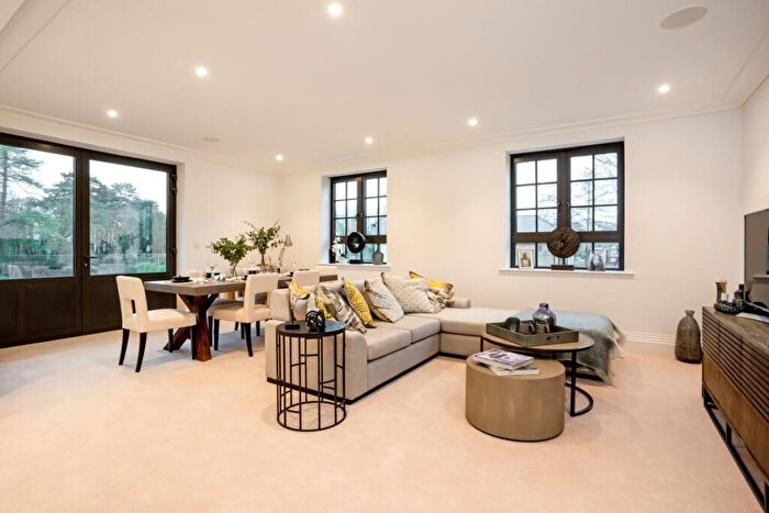 2 Bedroom Apartment To Rent In Glen Island Taplow, SL6